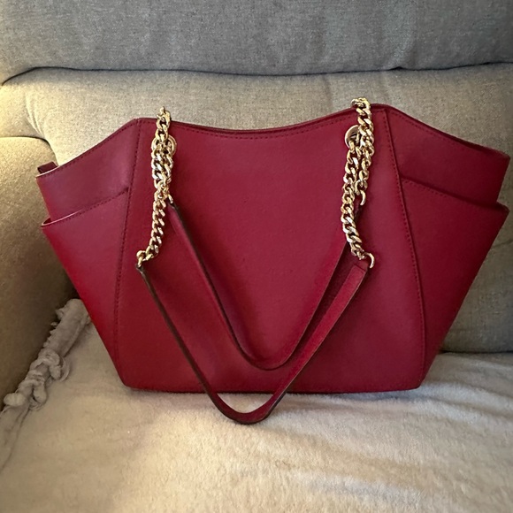 Michael Kors Purse RED.
Beautiful condition. 
Used maybe 3 times - Picture 2 of 11